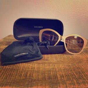 Dolce & Gabbana Sunglasses 4220